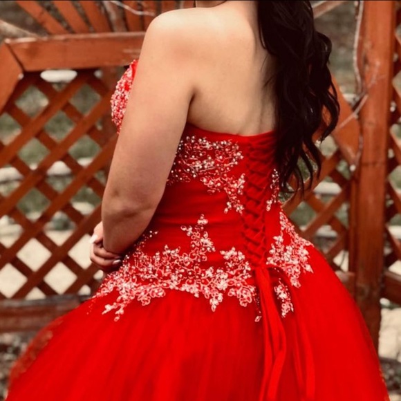 Red prom dress - Picture 1 of 3